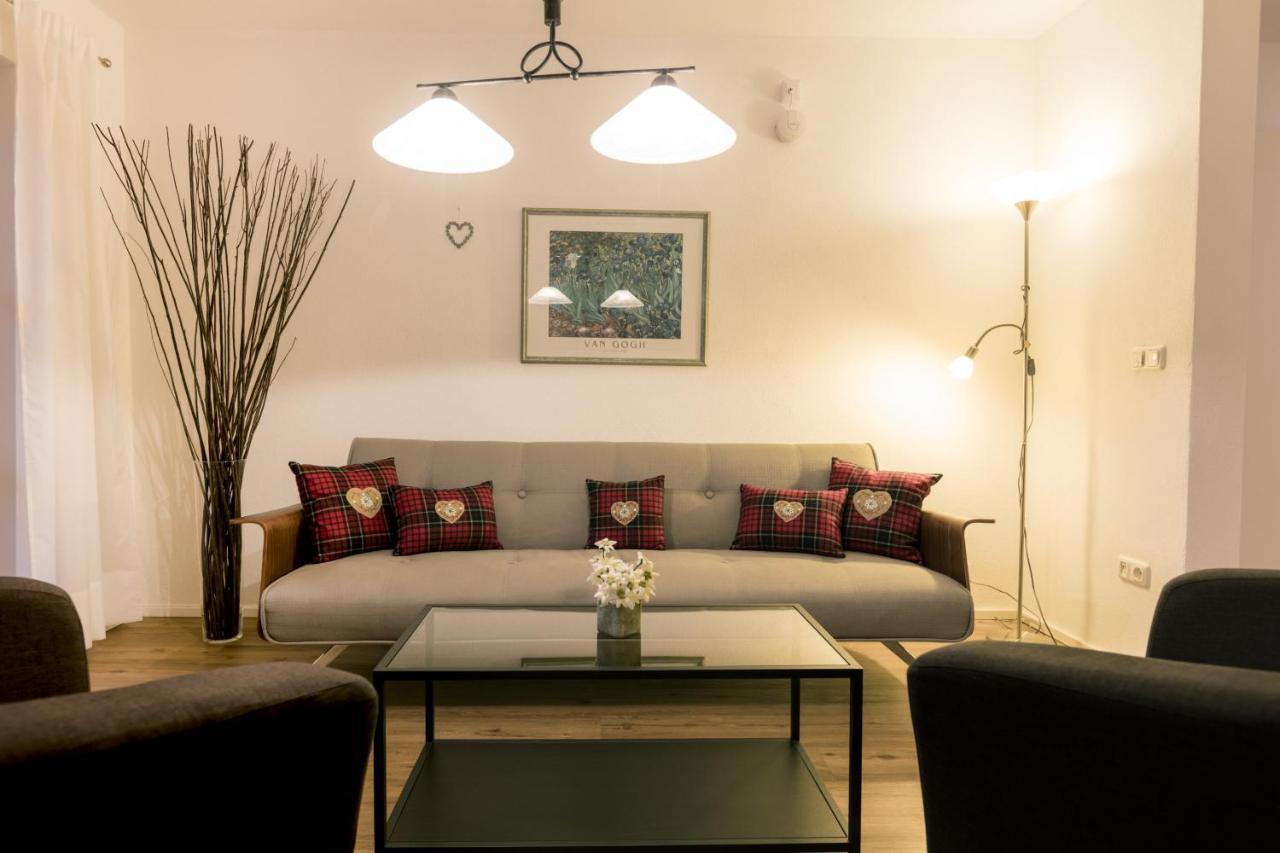 Haus Sonnenblick - Wohnung A Garmisch-Partenkirchen Buitenkant foto